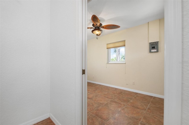 empty room with ceiling fan