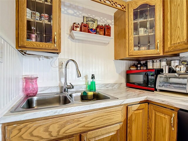 kitchen featuring sink