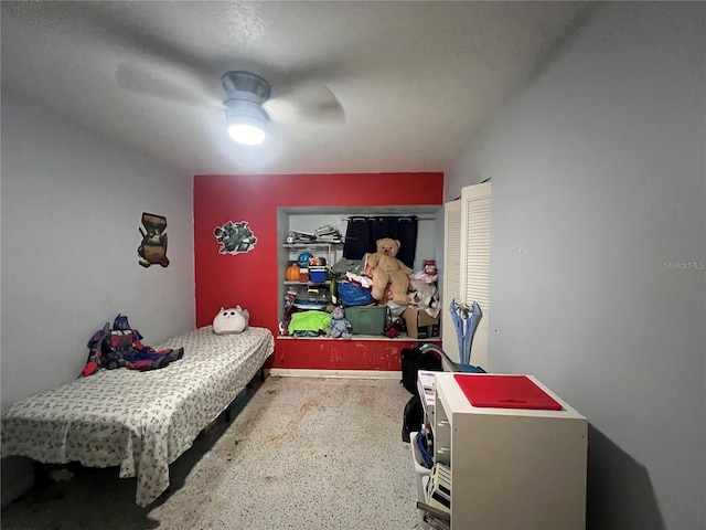 bedroom featuring ceiling fan