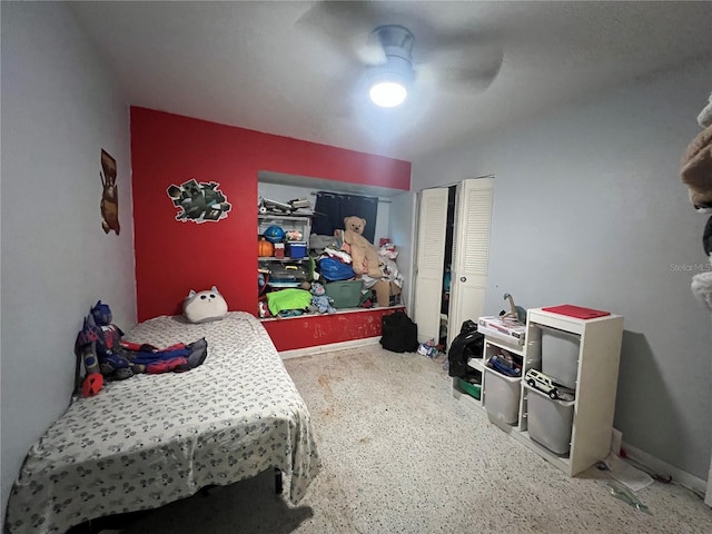 bedroom with ceiling fan