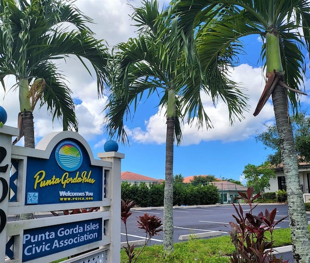 96 Vivante Blvd Unit 96211, Punta Gorda, FL 33950 - exterior view of a parking lot