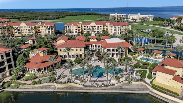 bird's eye view with a water view