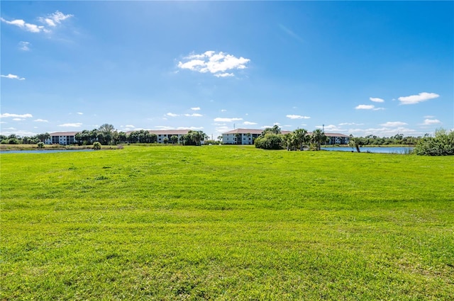 view of yard featuring a water view