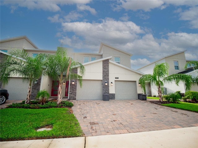 view of front facade with a garage