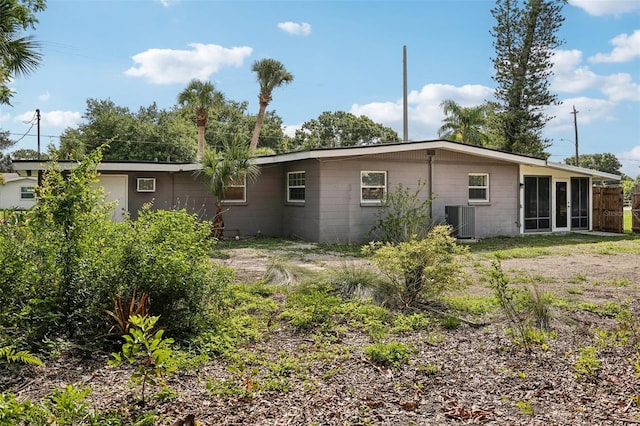 1642 Banyan Dr, Venice, FL 34293 - rear view of property featuring cooling unit