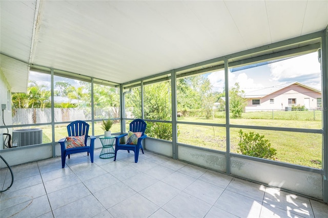 sunroom / solarium with a healthy amount of sunlight