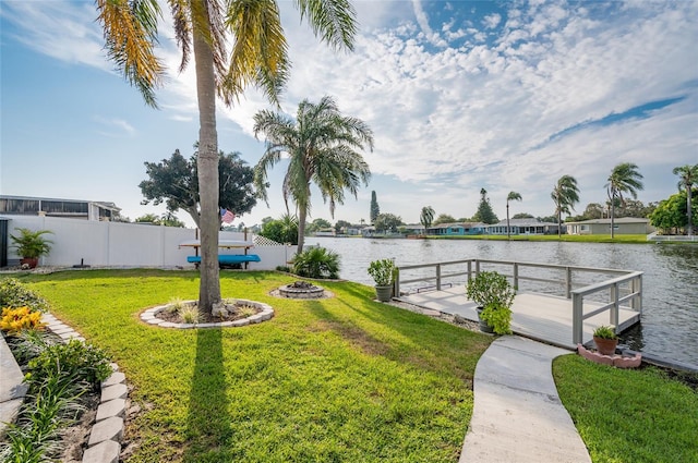 view of yard featuring a water view