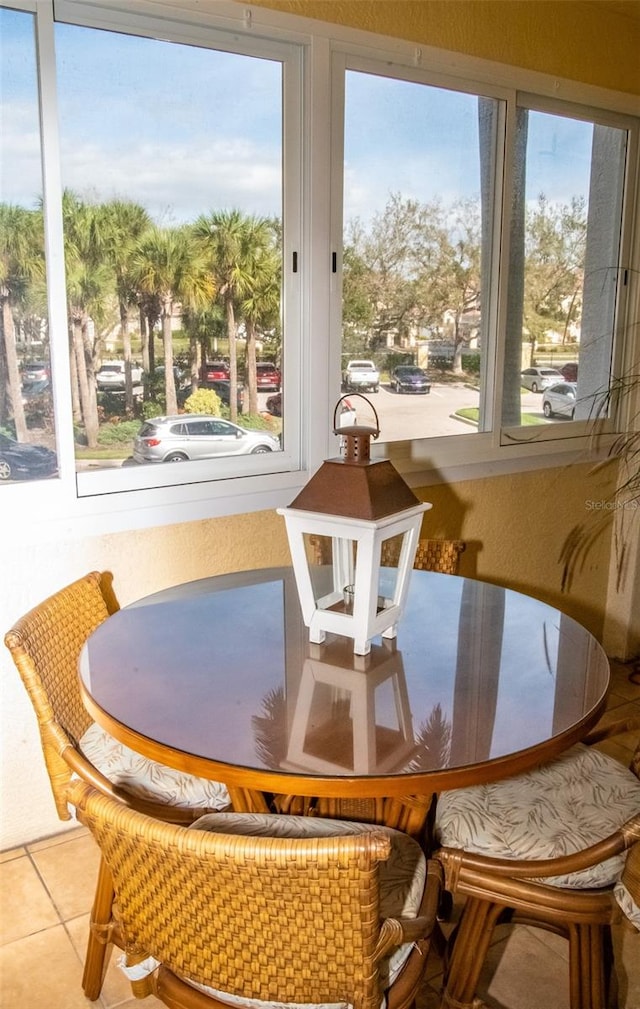 dining room with light tile patterned floors