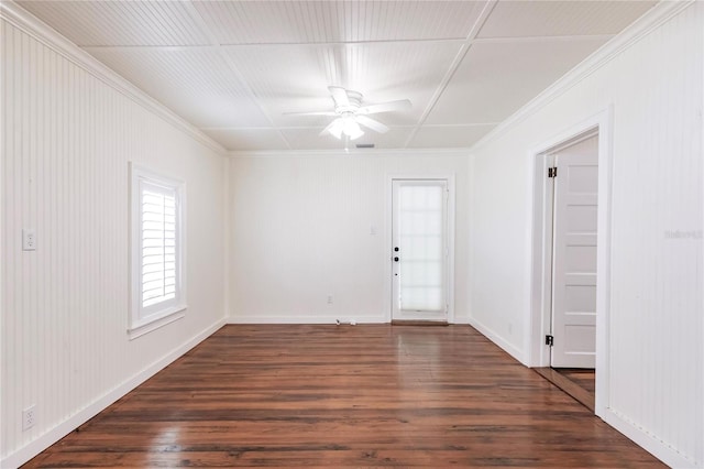 unfurnished room featuring ceiling fan and hardwood / wood-style floors