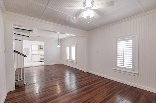 unfurnished room featuring ceiling fan and hardwood / wood-style floors