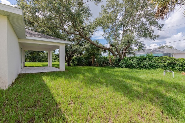 view of yard with a patio