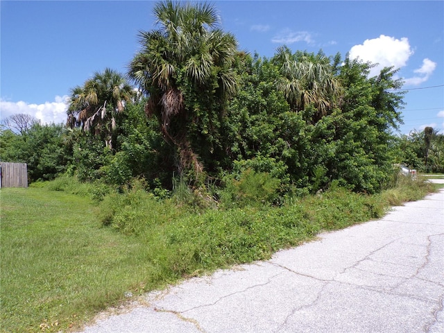 Listing photo 3 for 2423 Sunshine Blvd, Punta Gorda FL 33950