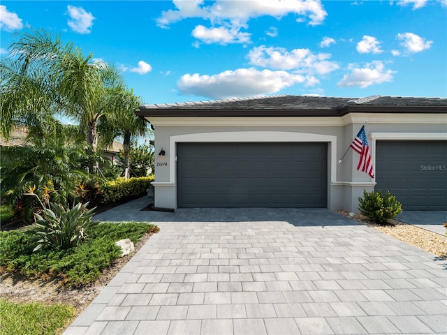 view of front facade featuring a garage