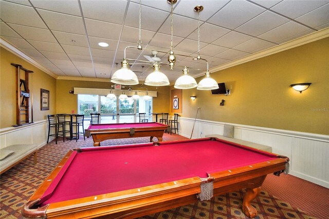 playroom featuring wainscoting, carpet flooring, crown molding, and billiards