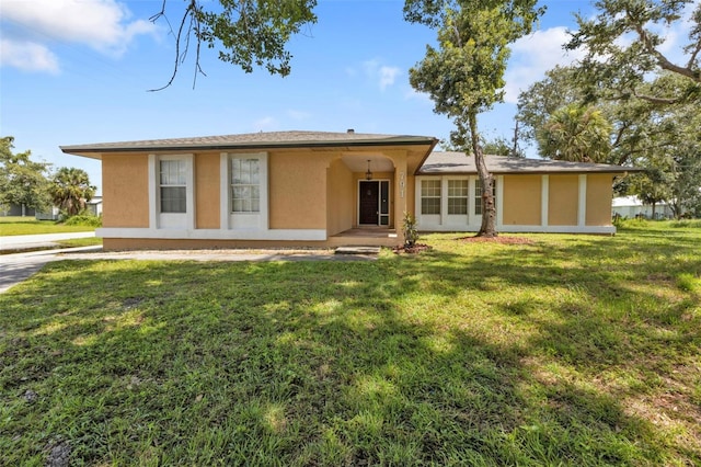 view of front of house with a front yard