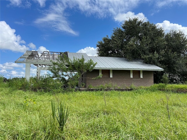 view of home's exterior