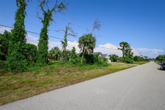 Listing photo 2 for 29 Pine Valley Ln, Rotonda West FL 33947