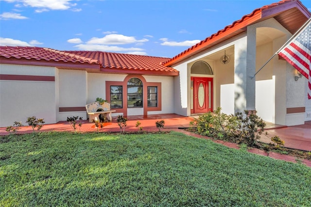 view of front of property with a front yard