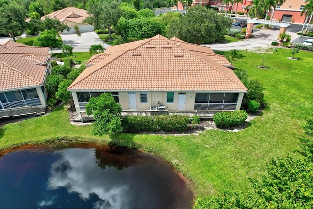 bird's eye view featuring a water view