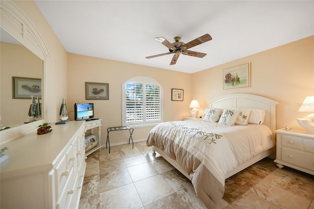 bedroom with ceiling fan