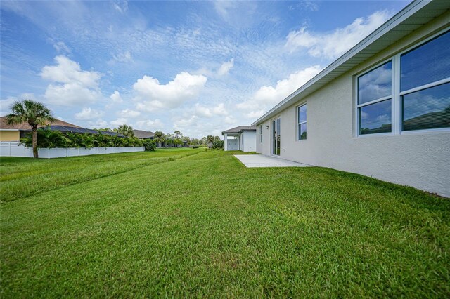 view of yard with a patio