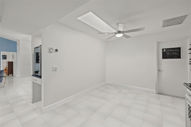 spare room featuring ceiling fan