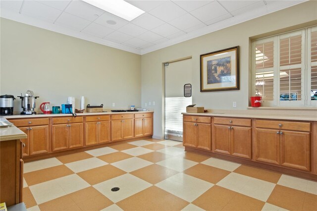 kitchen featuring ornamental molding