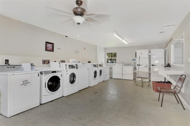 laundry area with ceiling fan and independent washer and dryer