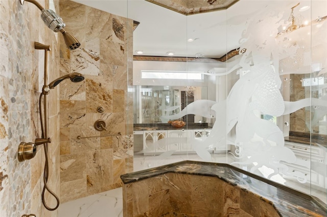 bathroom featuring tiled shower