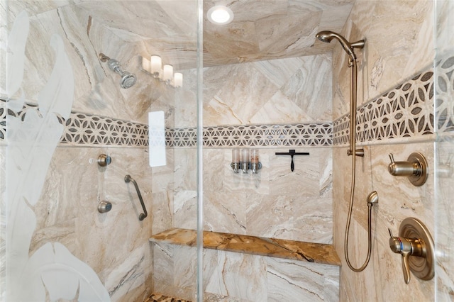 bathroom featuring a tile shower