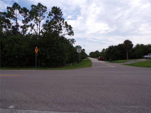 Listing photo 2 for 261 Aqui Esta Dr, Punta Gorda FL 33950