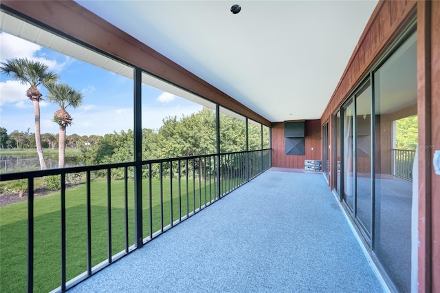 unfurnished sunroom with a healthy amount of sunlight