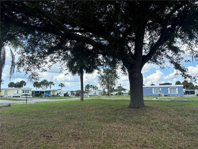 Listing photo 3 for 1533 Blue Heron Dr, Englewood FL 34224