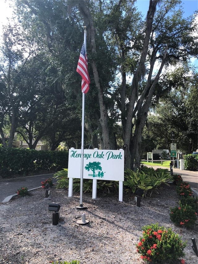 view of community / neighborhood sign