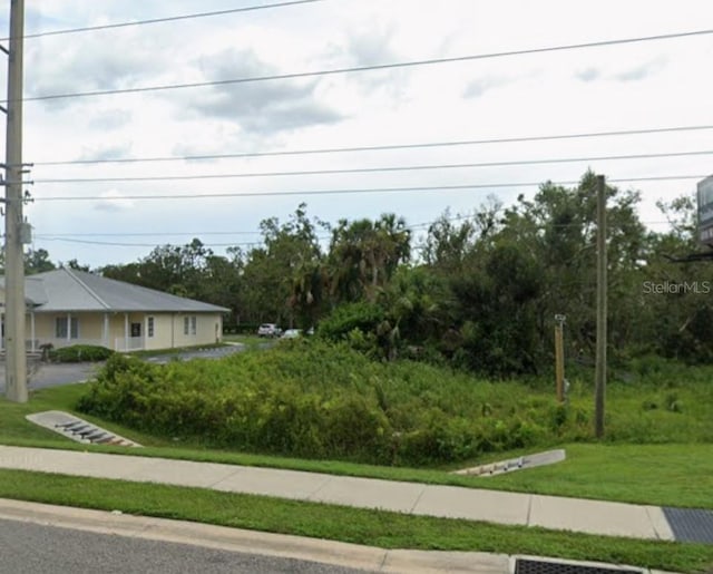 Listing photo 2 for 897 Tamiami Trl, Port Charlotte FL 33953