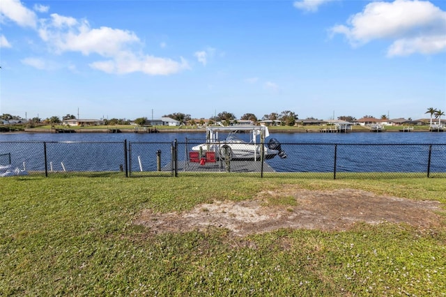 view of yard featuring a water view