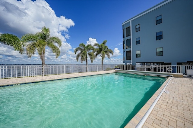 view of swimming pool