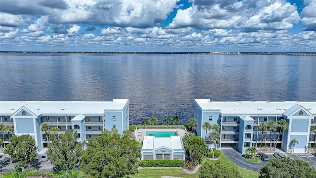 bird's eye view featuring a water view