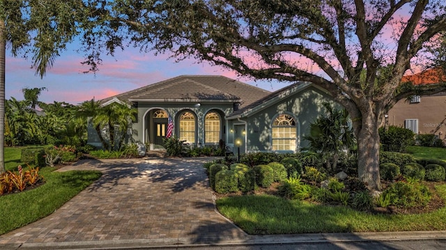 view of mediterranean / spanish-style home