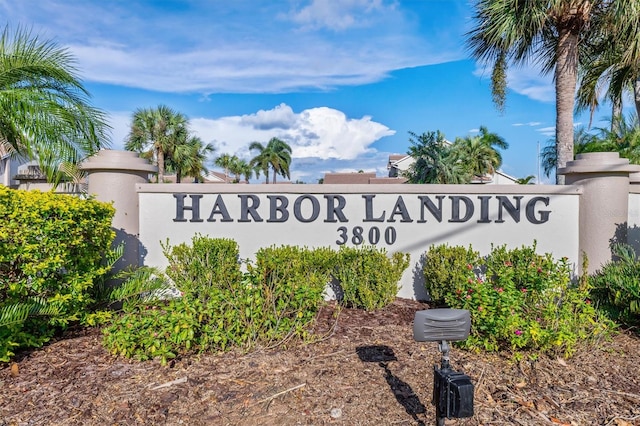 view of community / neighborhood sign