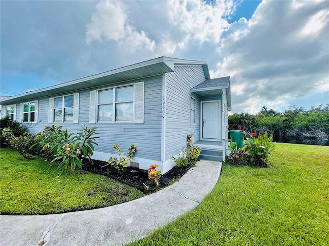 view of front of property with a front yard