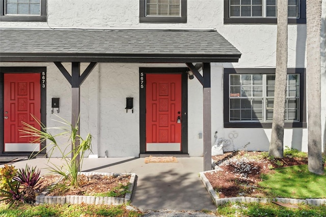 entrance to property with covered porch