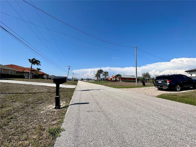 Listing photo 3 for 2204 NW 6th Pl, Cape Coral FL 33993