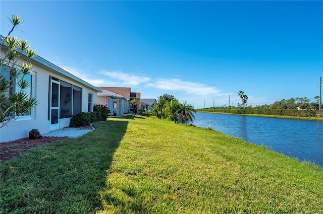 view of yard featuring a water view