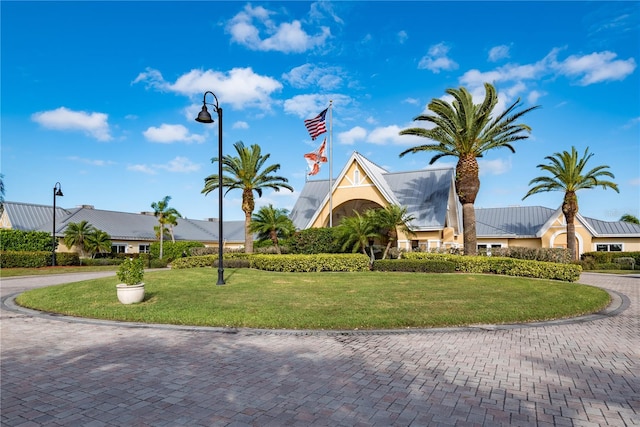 view of front of house with a front lawn