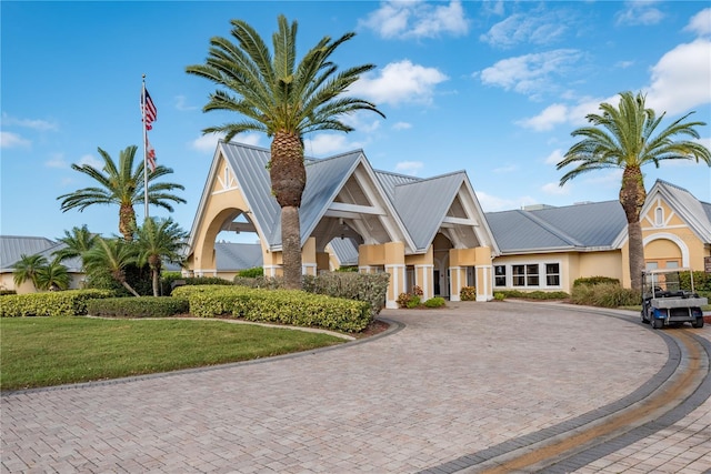 view of front of house with a front lawn