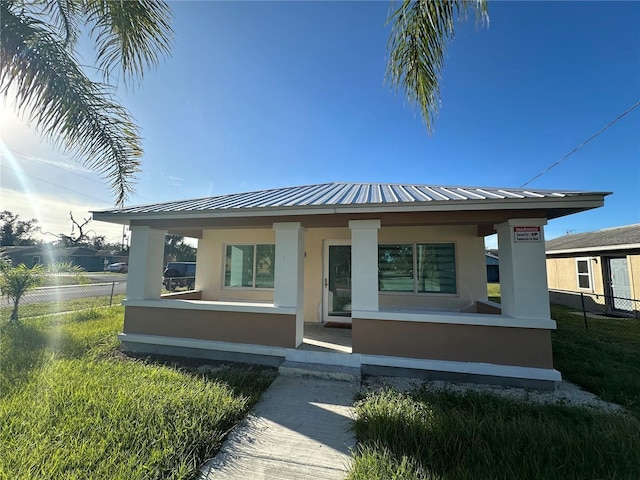 view of front facade with covered porch