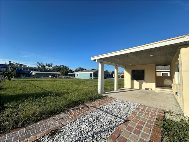 view of yard featuring a patio area