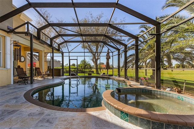 view of swimming pool featuring an in ground hot tub, a patio area, a lanai, and a lawn