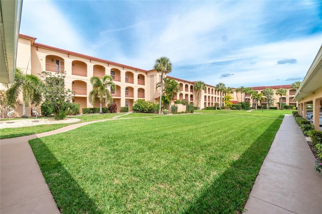 1 Colony Point Dr Unit 16B, Punta Gorda, FL 33950 - view of grassy yard